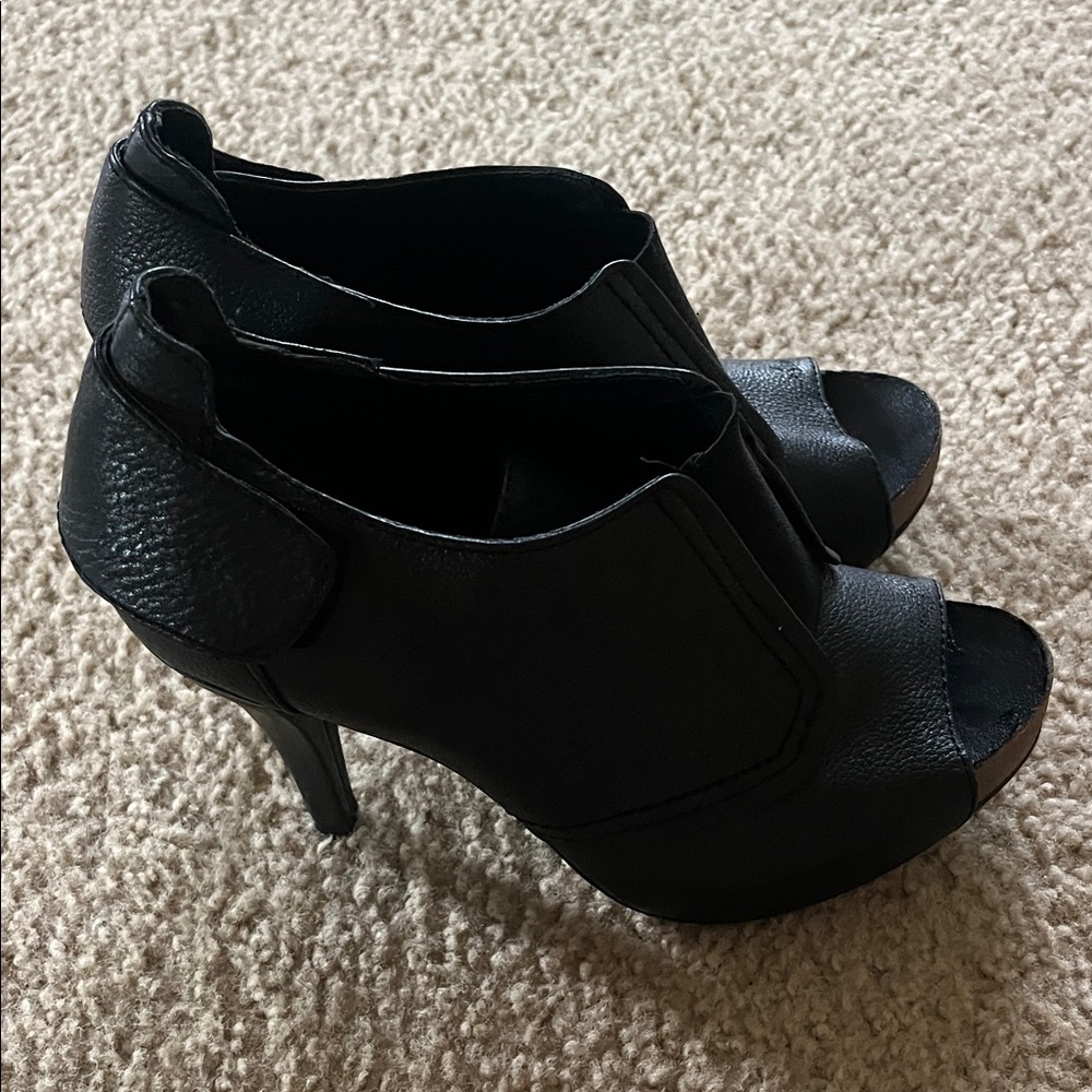 Vince Camuto Black Peep-Toe Heels